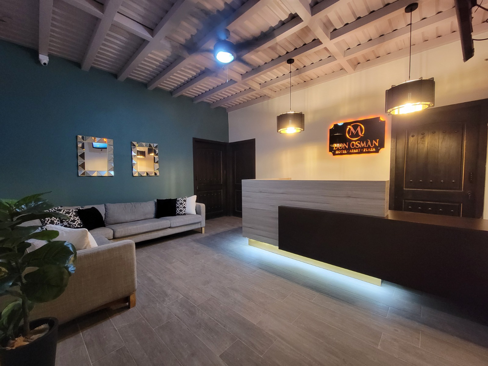 Lobby Hotel Don Osman